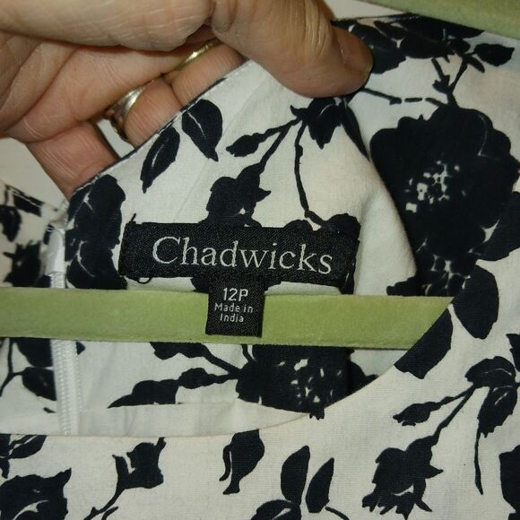 Chadwick's Vintage Floral Sleeveless Dress Size 12 Petite - Picture 3 of 3